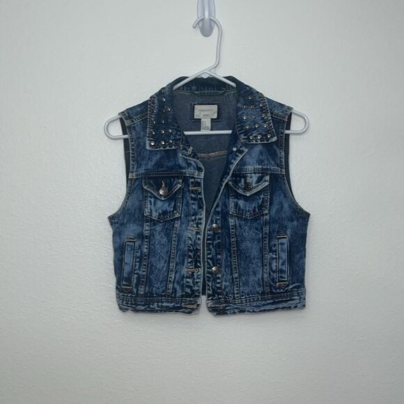 Forever 21 Acid Wash Studded Cropped Denim Vest Sz Small - Picture 8 of 12